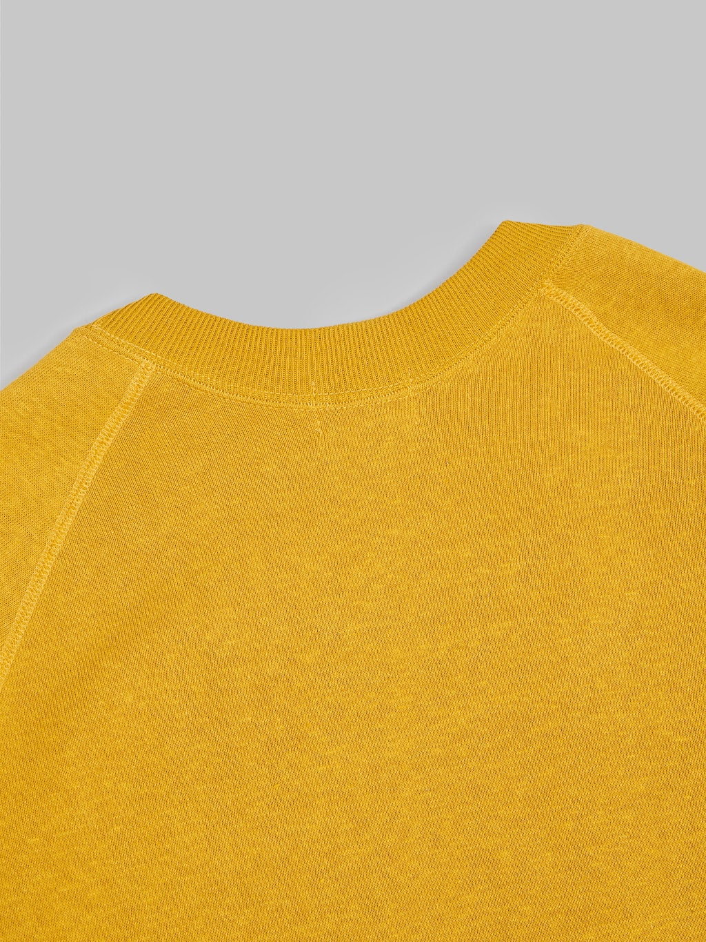 Denime By Warehouse loopwheel Needle Raglan Sweatshirt Dark Heather yellow back collar