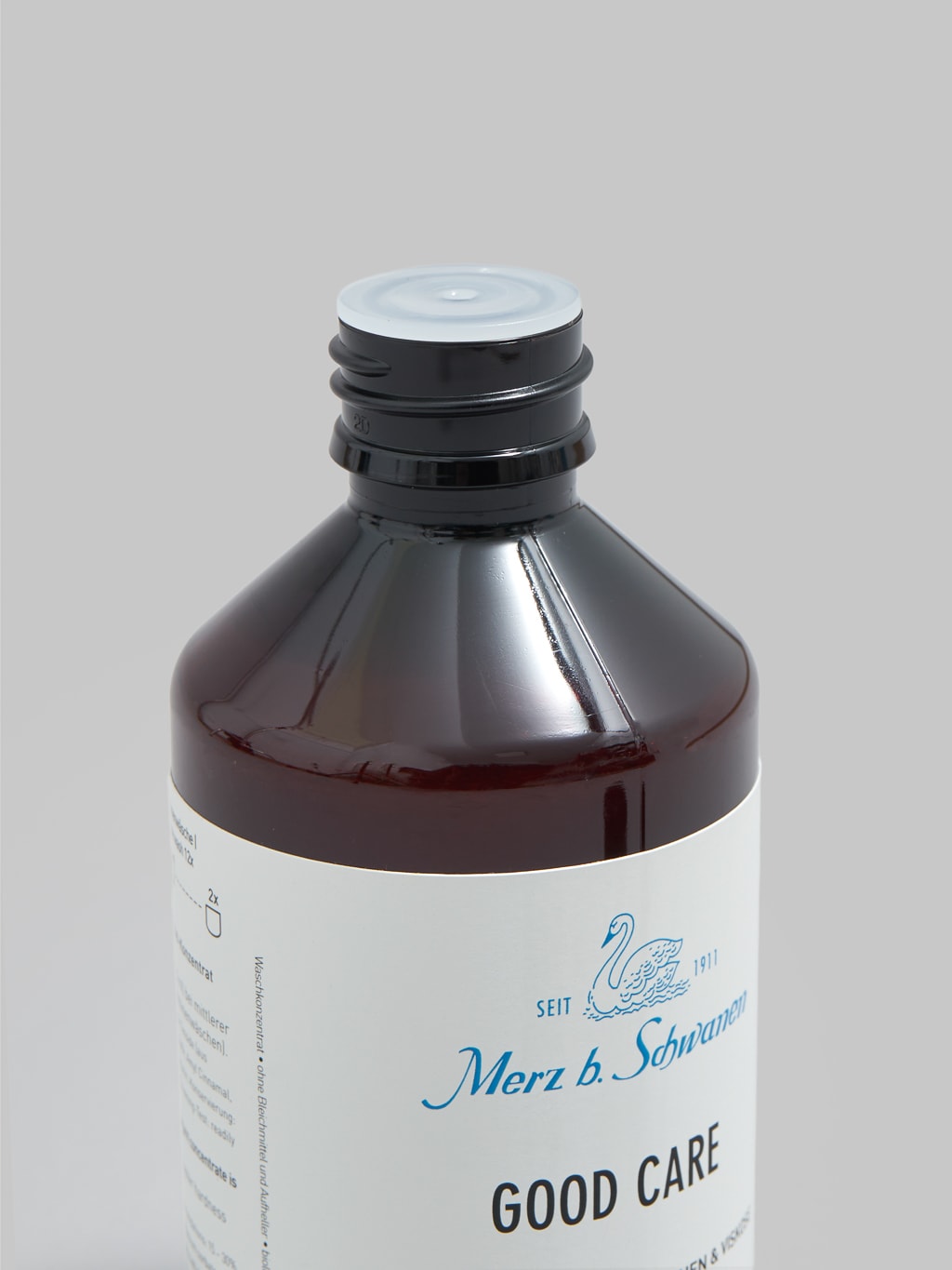Merz b Schwanen GCC01 Laundry Detergent Cotton closeup