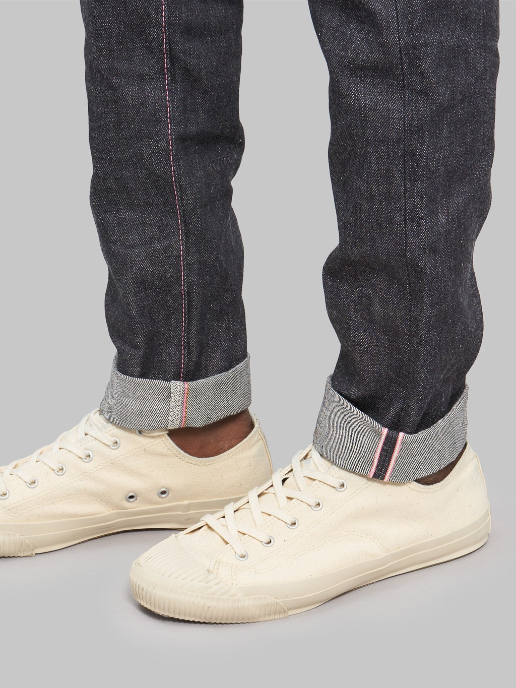 Momotaro 0306 V Tight Tapered Jeans selvedge id