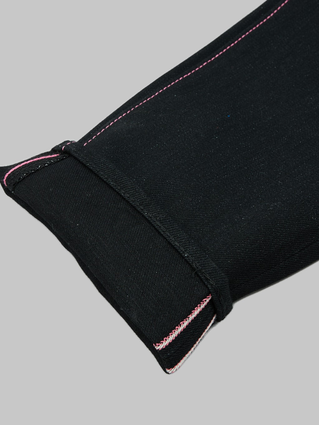 Momotaro 0306B Black x Black Tight Tapered Jeans  pink selvedge