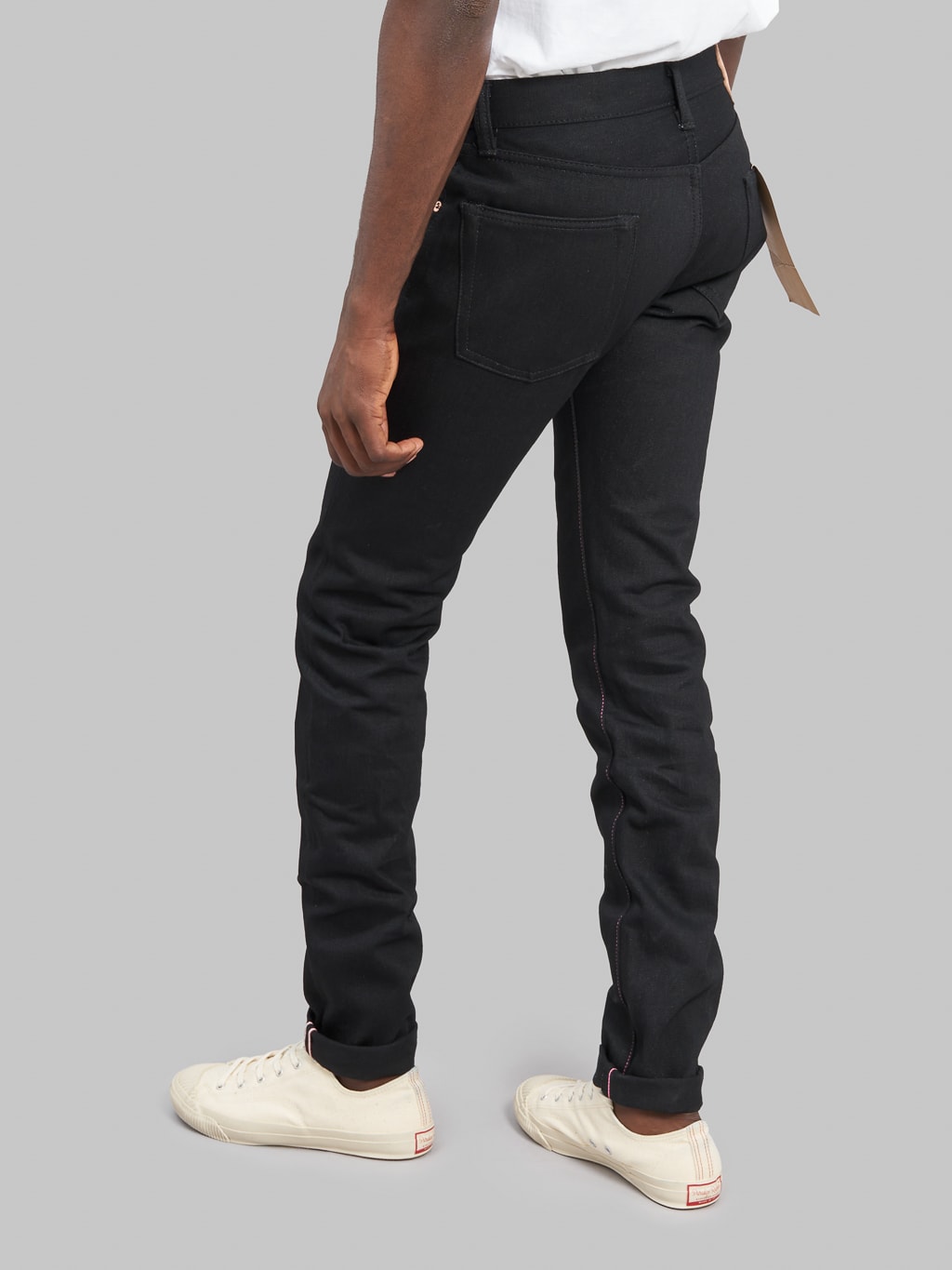 Momotaro 0306B Black x Black Tight Tapered Jeans look
