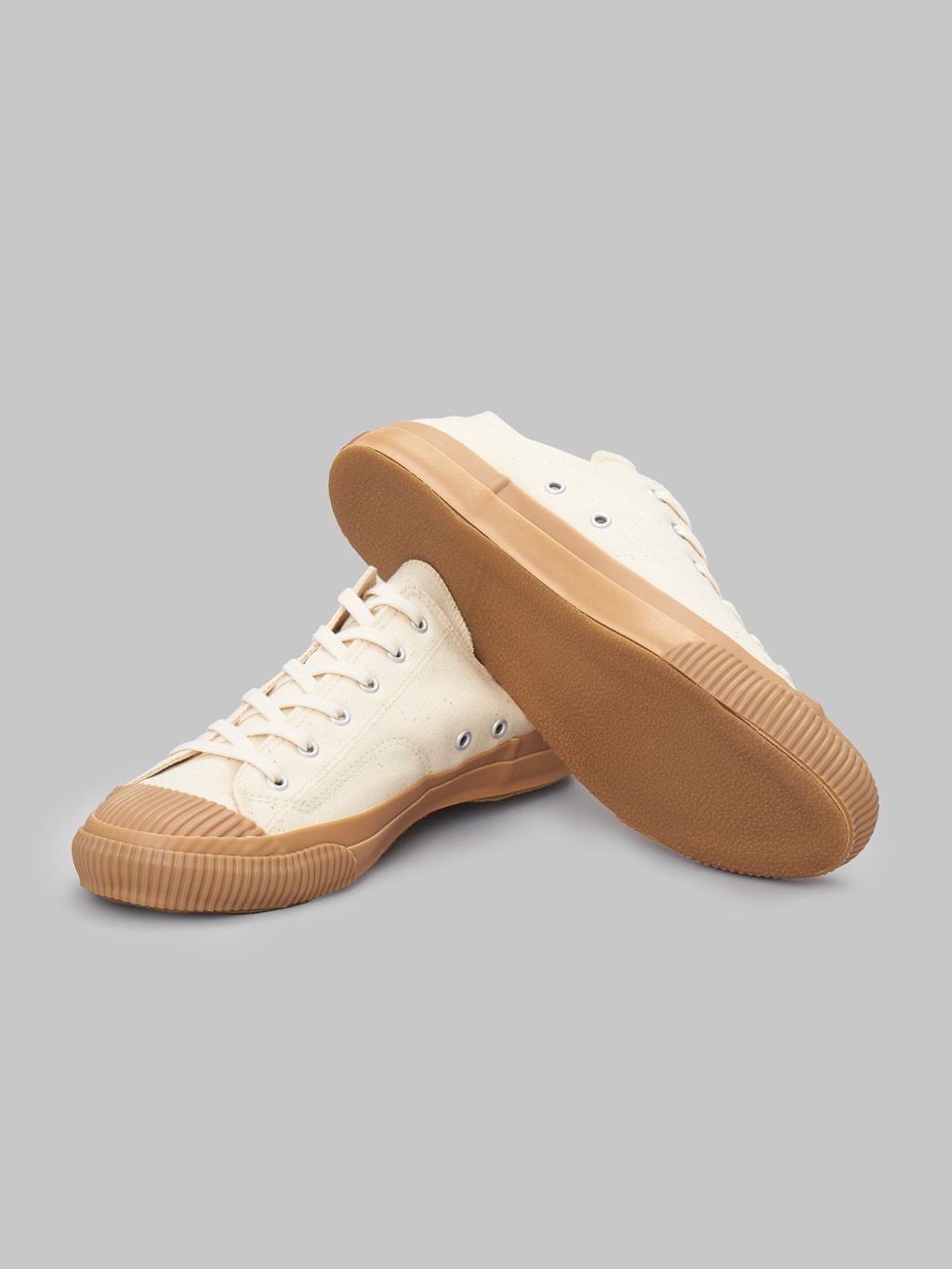 Pras shellcap low sneakers kinari gum rubber sole