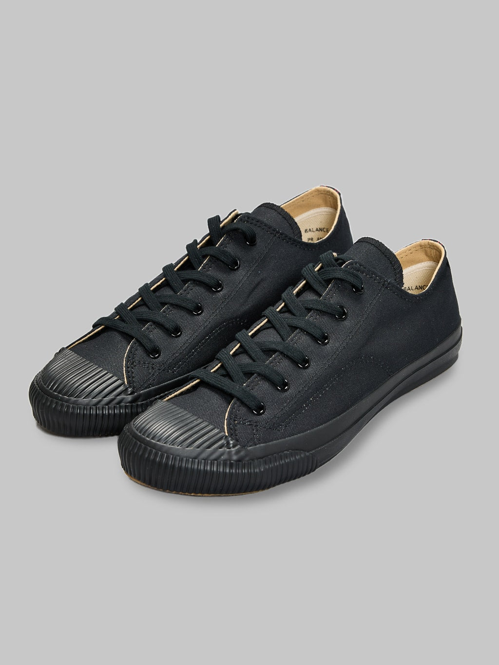Pras shellcap low sneakers kuro black craftsmanship