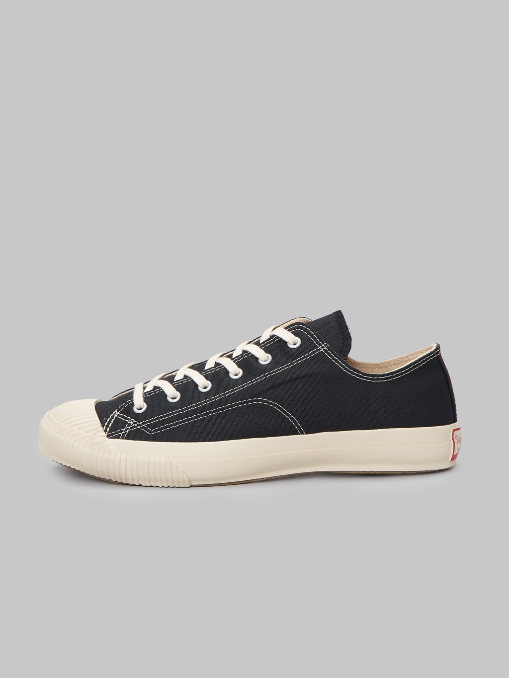 Pras shellcap low sneakers kuro off black made in japan
