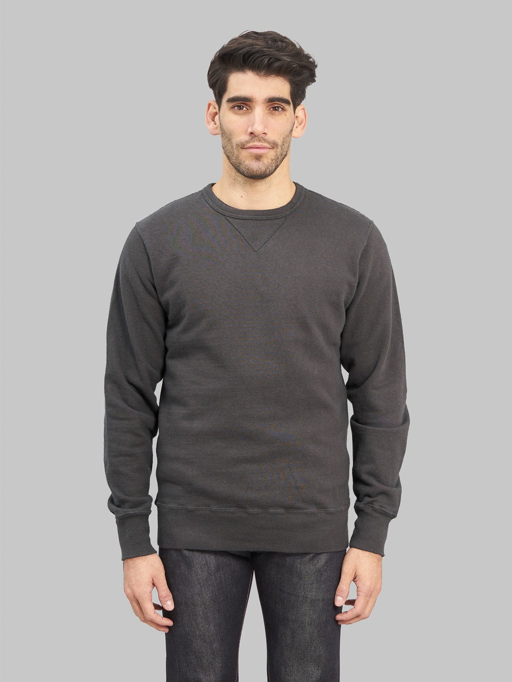 Samurai Jeans Japanese Cotton Sweatshirt Kuromane charcoal model front fit