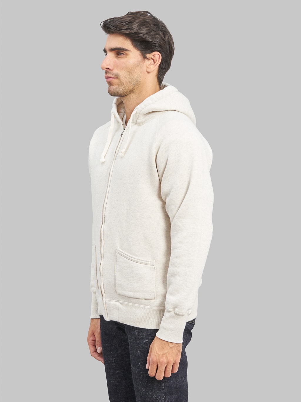 the strike gold zip hoodie oatmeal model side fit