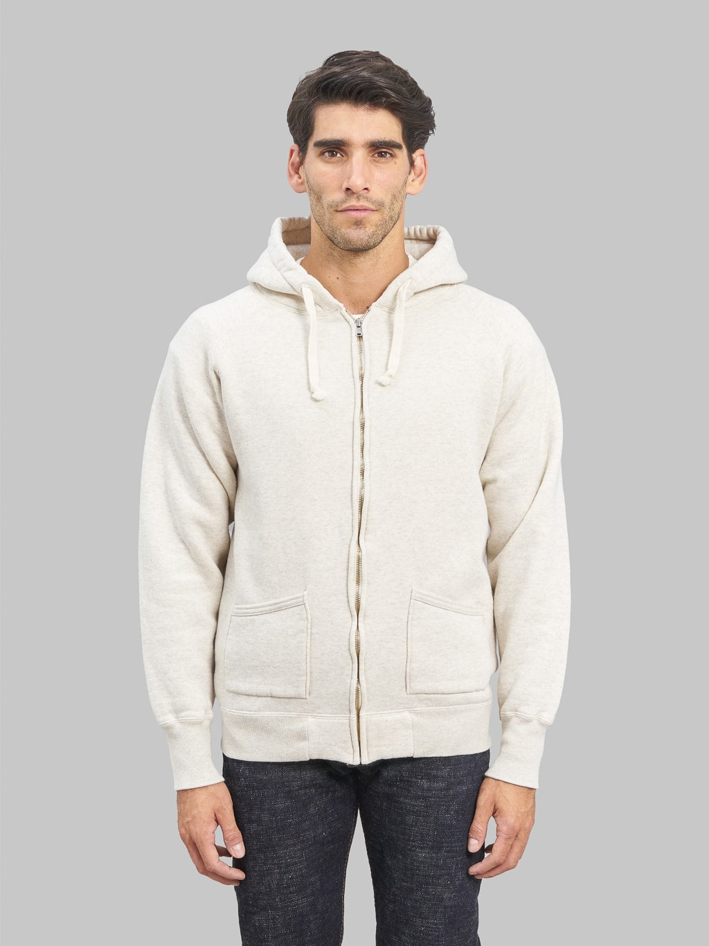 the strike gold zip hoodie oatmeal model front fit