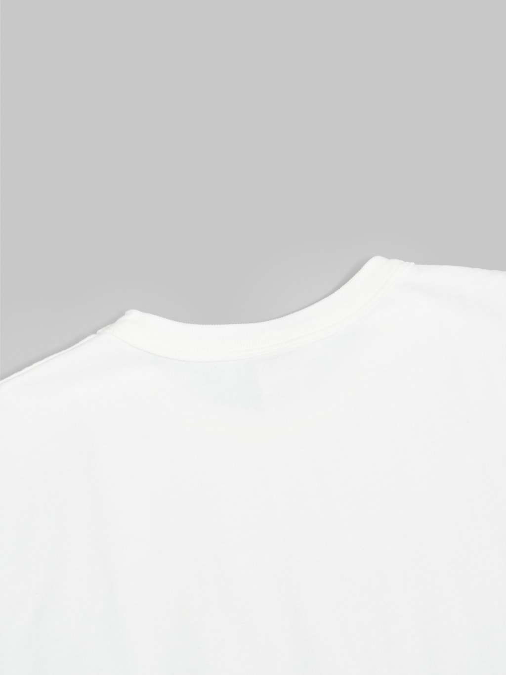 UES Ramayana crewneck TShirt white back collar