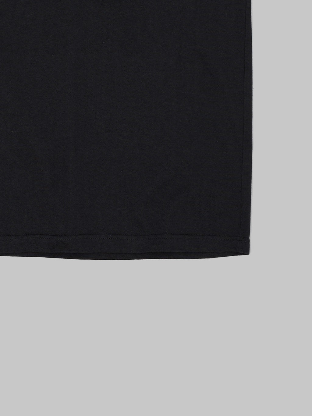UES Ramayana Crew-Neck Pocket T-Shirt Black