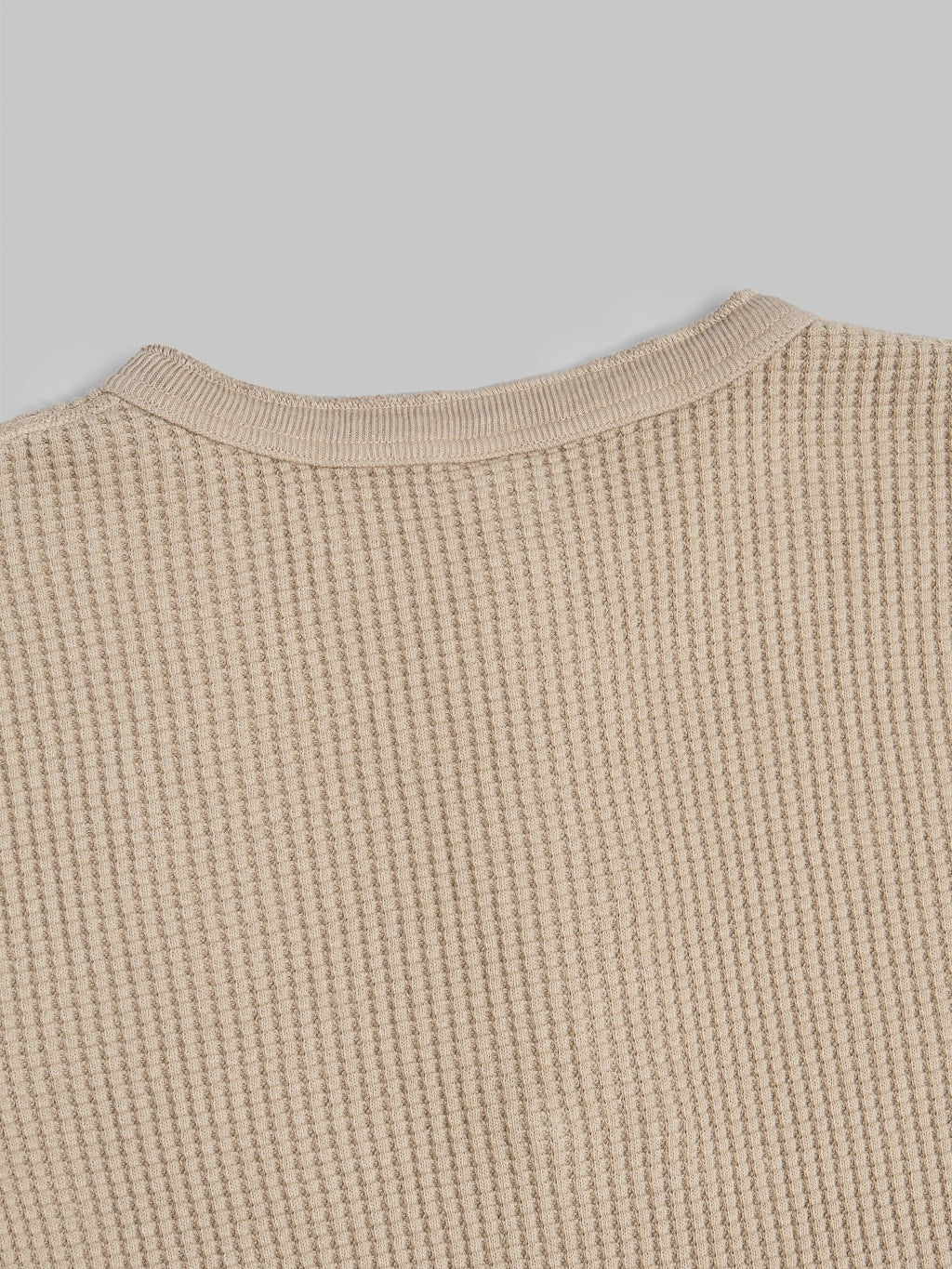 UES Thermal Big Waffle Henley TShirt Beige back collar