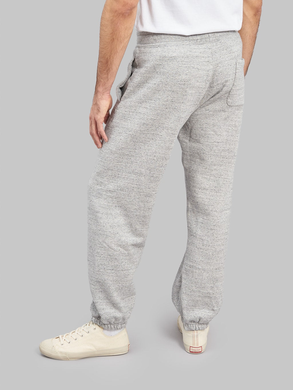 Whitesville Heavy Sweat Pants Heather Grey fitting