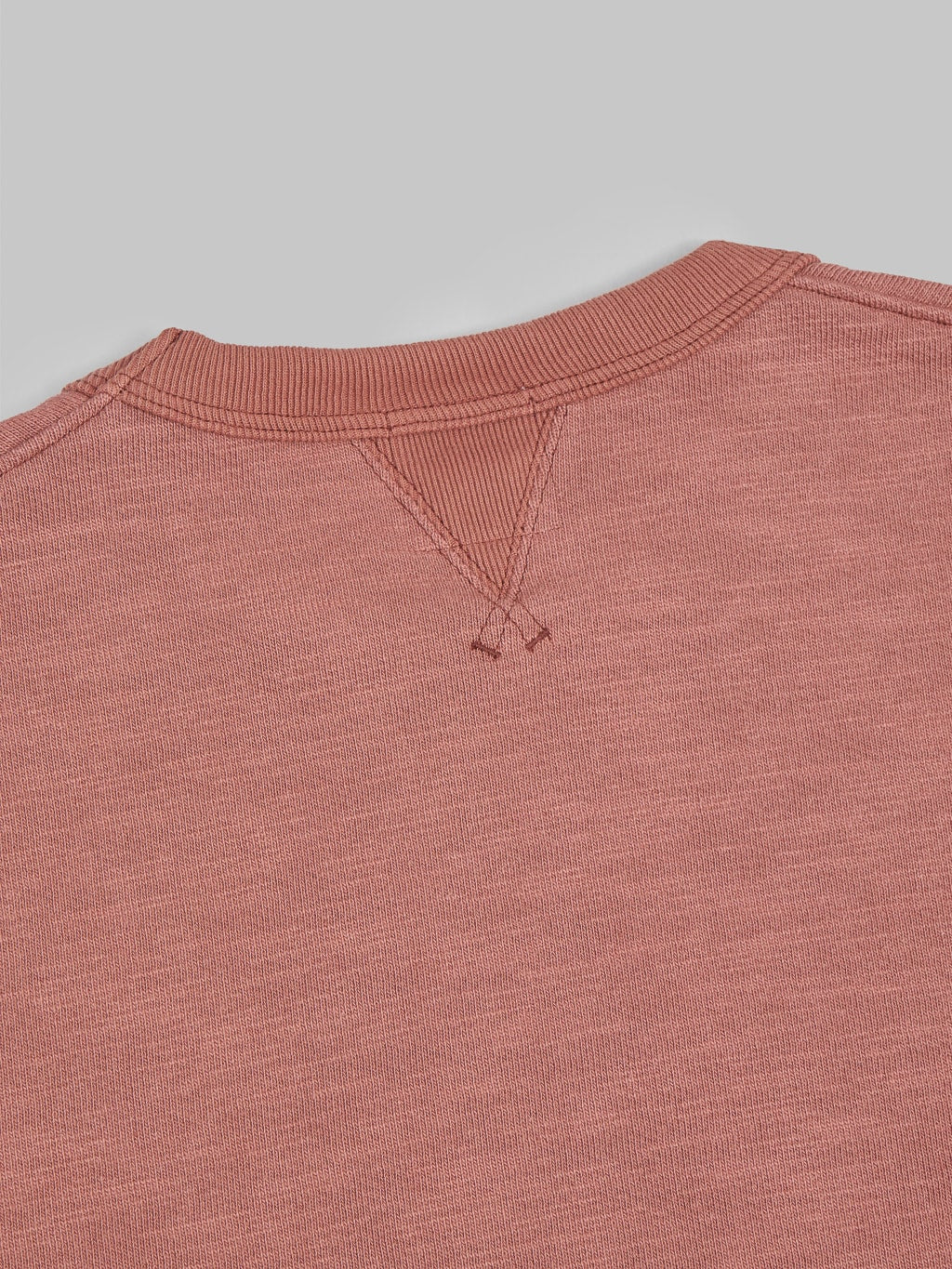 Jackman GG Sweat Crewneck Pale brick back collar view