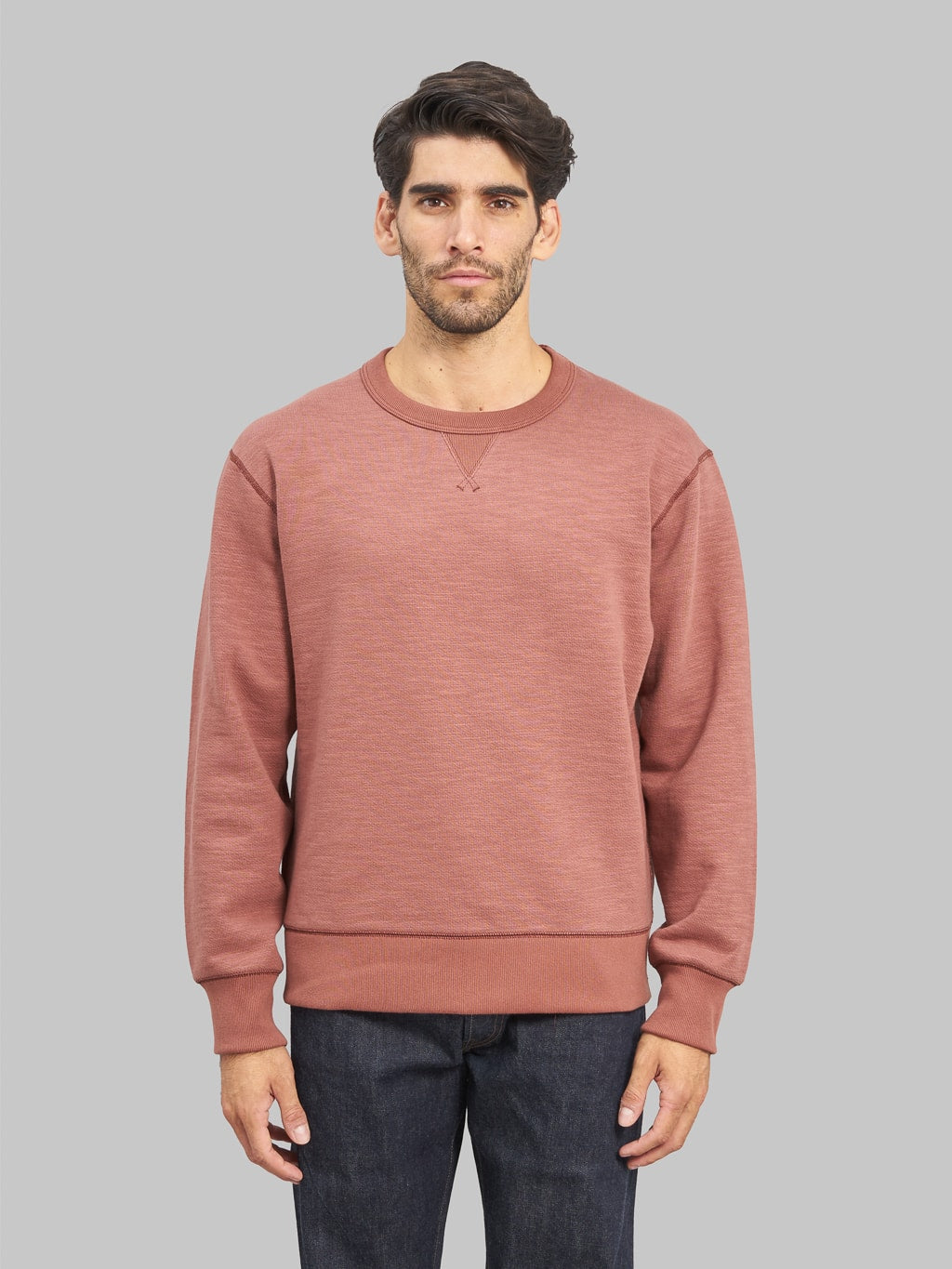 Jackman GG Sweat Crewneck Pale brick model front fit