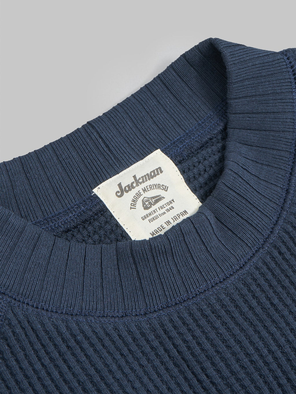 Jackman Waffle Midneck Sweater Dark Navy collar fabric detail