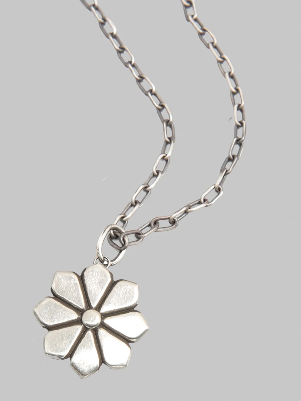 Kobashi Studio 8 Petals Kikumon Yatsu Giku Charm Large Silver 925 detail
