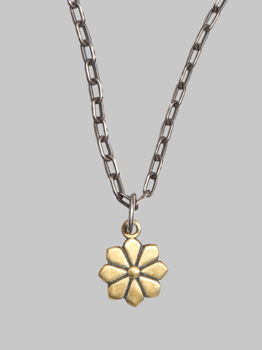 Kobashi 8 Petals Kikumon Yatsu Giku Charm Medium Brass front
