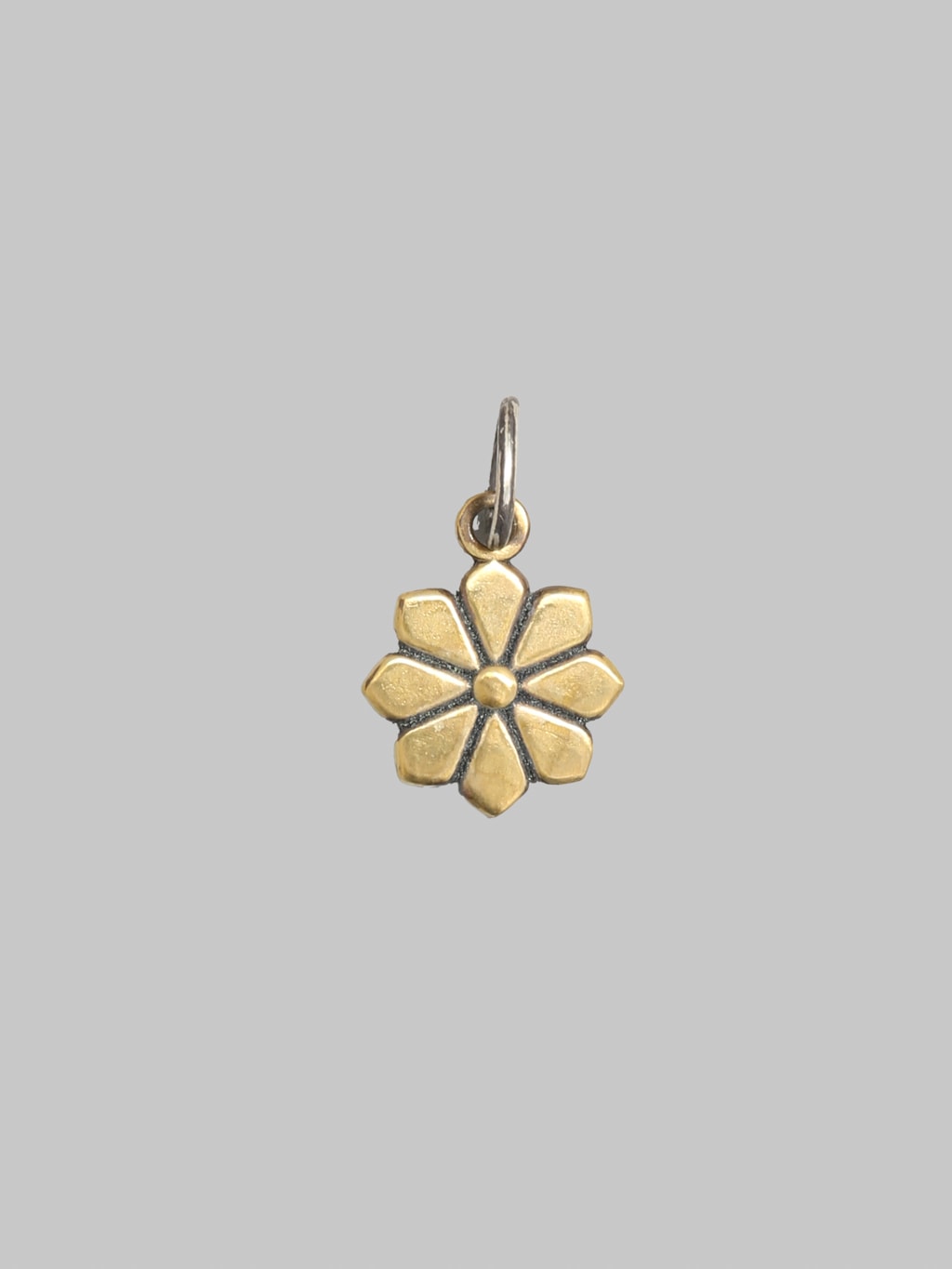 Kobashi 8 Petals Kikumon Yatsu Giku Charm Medium Brass