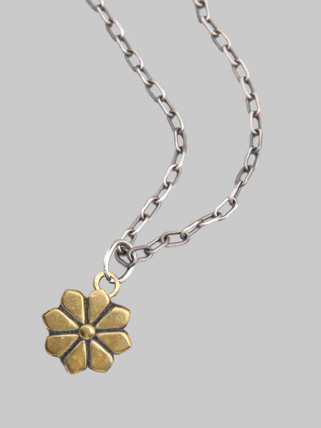 Kobashi 8 Petals Kikumon Yatsu Giku Charm Medium Brass