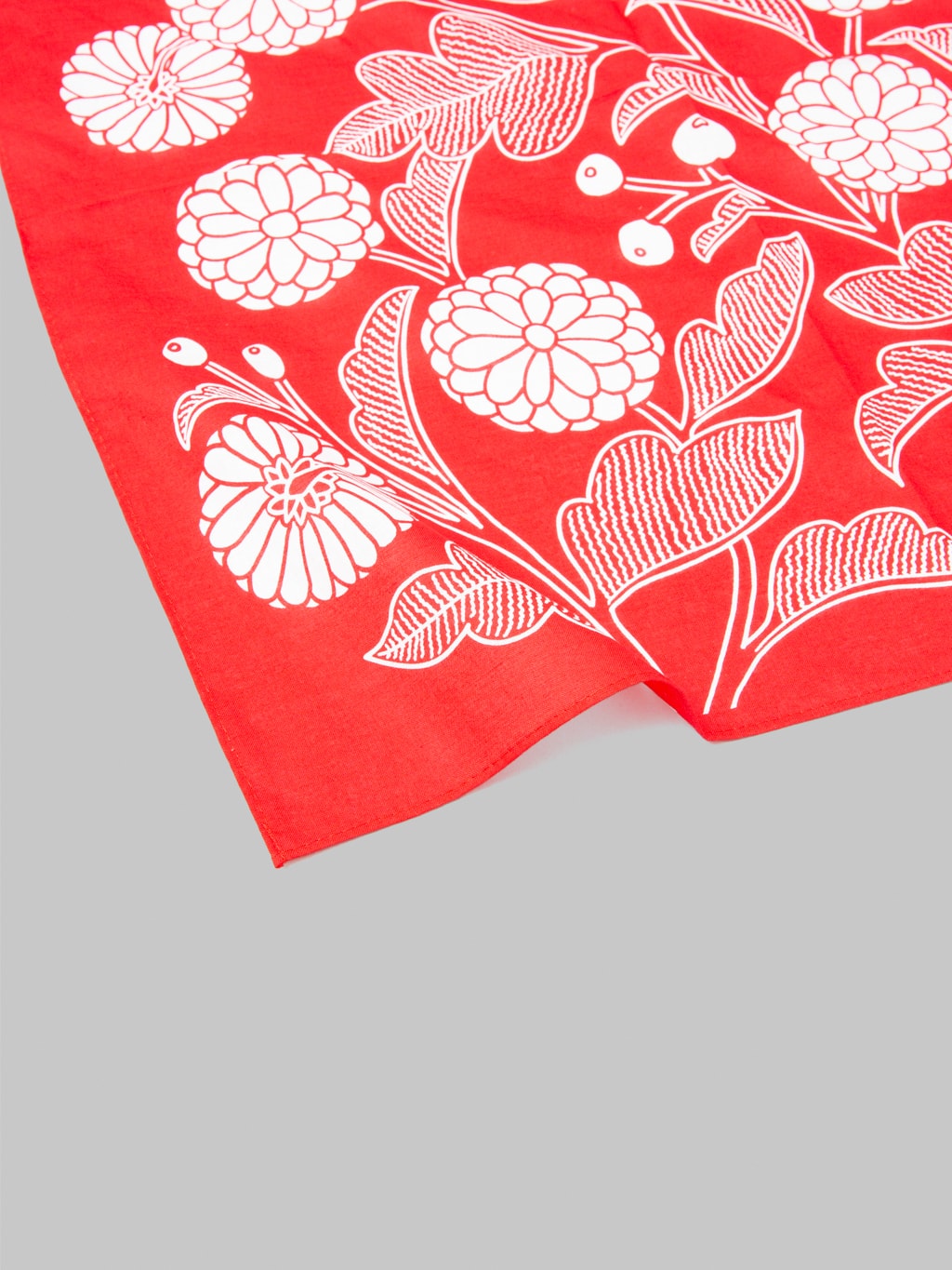 Kobashi Studio Japanese Chrysanthemum Bandana Red "Shinku"