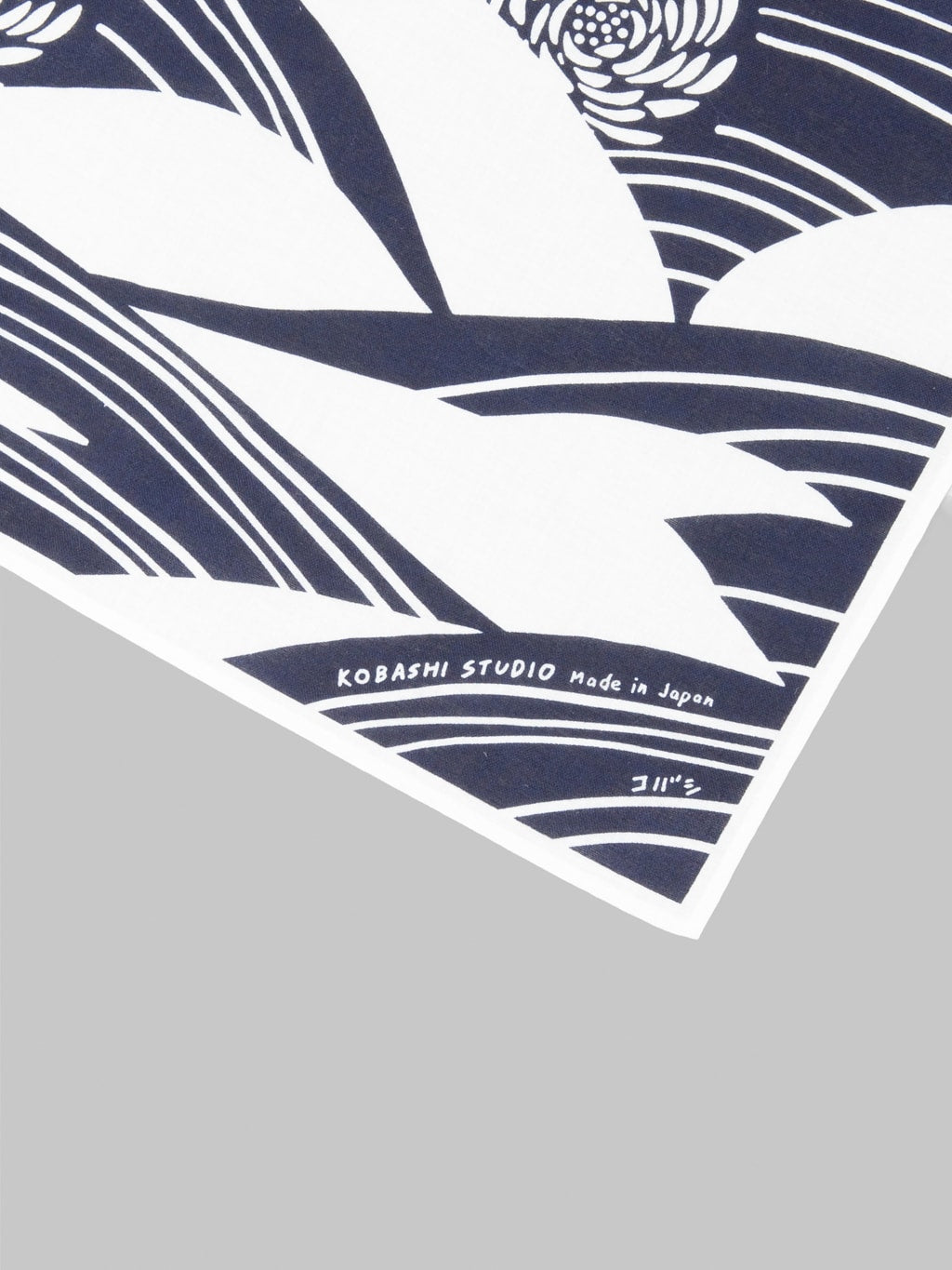 Kobashi Studio Japanese Chrysanthemum Bandana White and Navy "Kiku-sui"