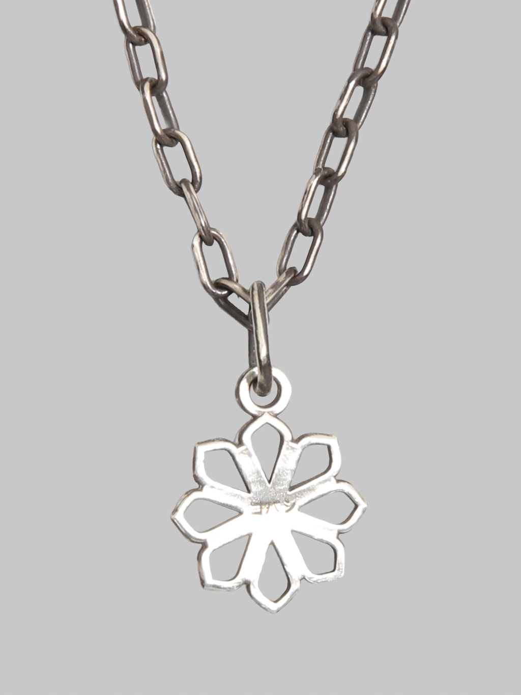 Kobashi Studio Yatsu Giku Shippo Charm Large Kuro Black back