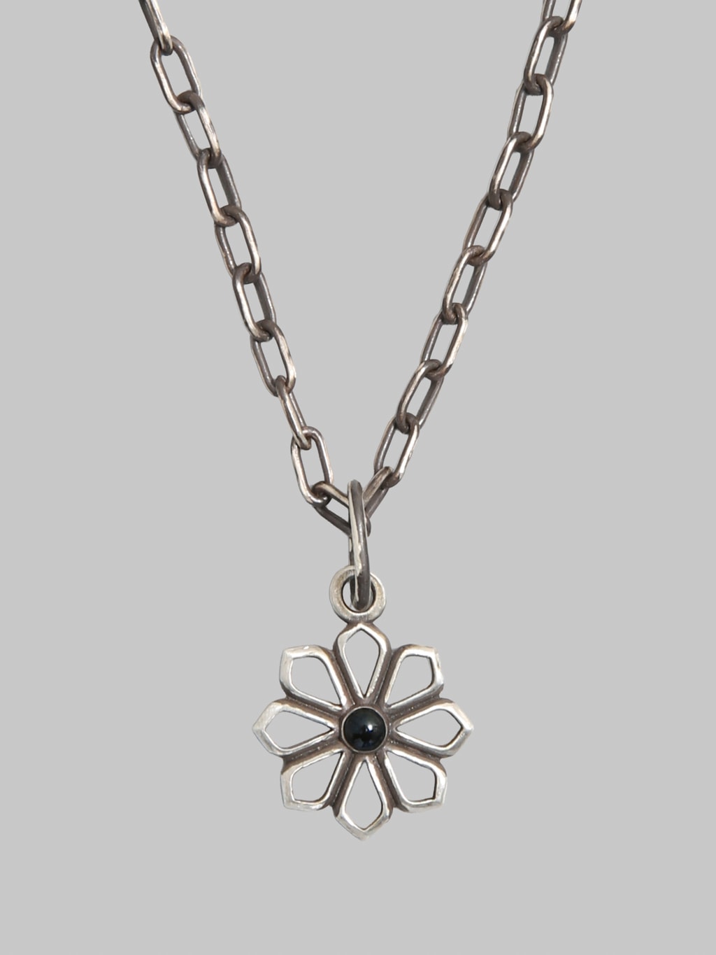 Kobashi Studio Yatsu Giku Shippo Charm Large Kuro Black front