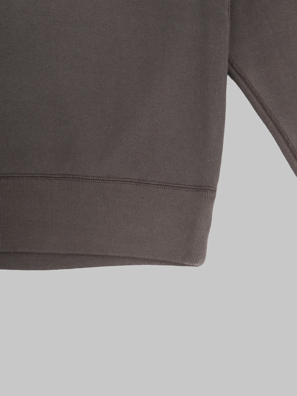 Loop & Weft Super Fluffy Knit Raglan V-Gusset Crewneck Sweatshirt Classic Black - Redcast Heritage Co.