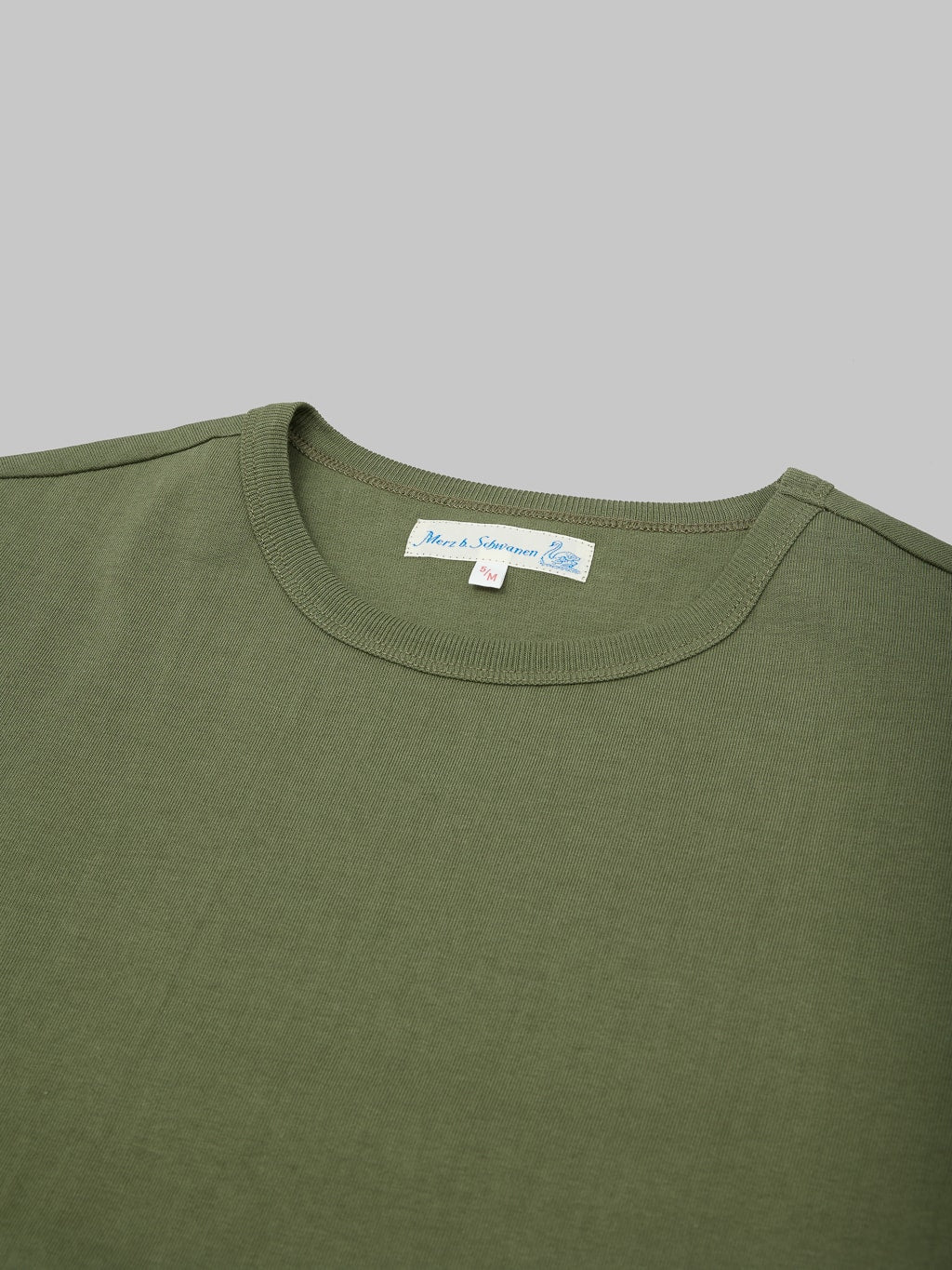 merz b schwanen 215 heavyweight loopwheeled Tshirt classic olive collar