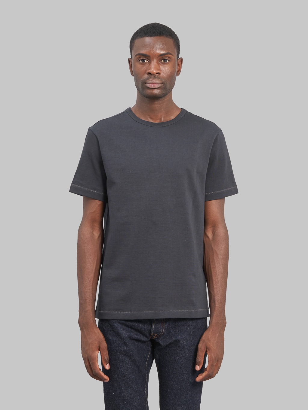 merz b schwanen 215 heavyweight loopwheeled tshirt classic fit charcoal front fit