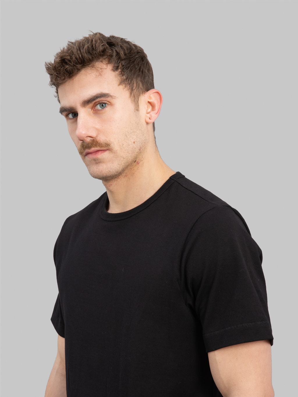 Merz b. Schwanen 2M15C Sturdy Jersey 6.8oz Crewneck Cropped Classic Fit T-Shirt Deep Black