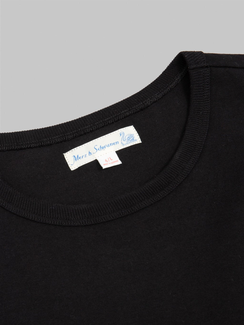 Merz b. Schwanen 2M15C Sturdy Jersey 6.8oz Crewneck Cropped Classic Fit T-Shirt Deep Black