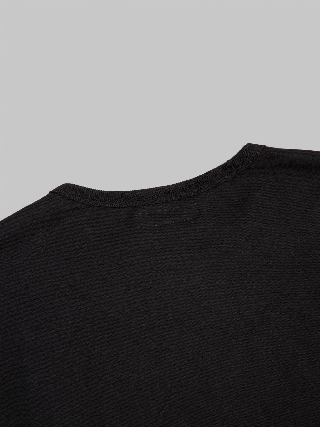 Merz b. Schwanen 2M15C Sturdy Jersey 6.8oz Crewneck Cropped Classic Fit T-Shirt Deep Black