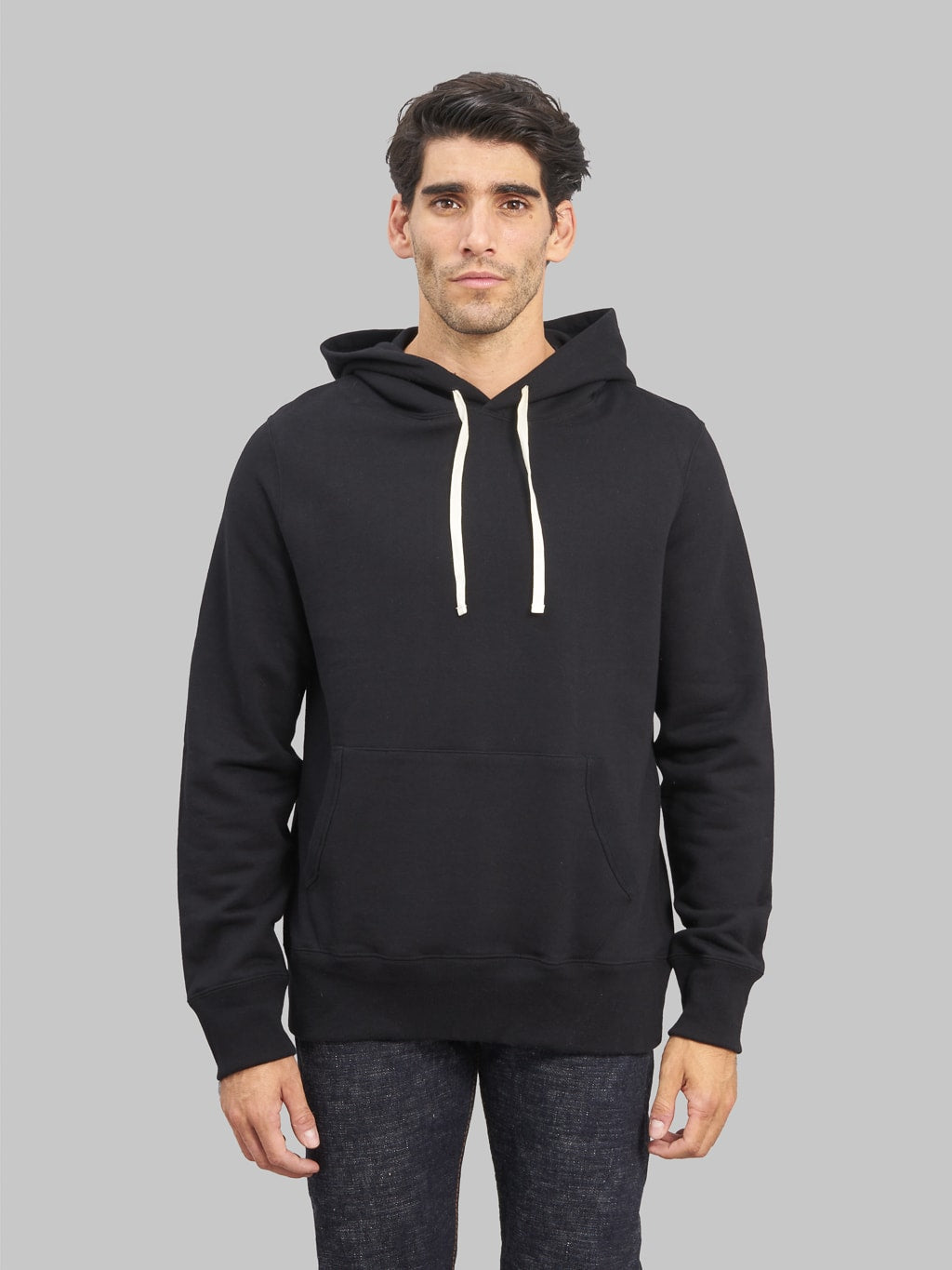 Merz b schwanen loopwheeled hoodie black model front fit