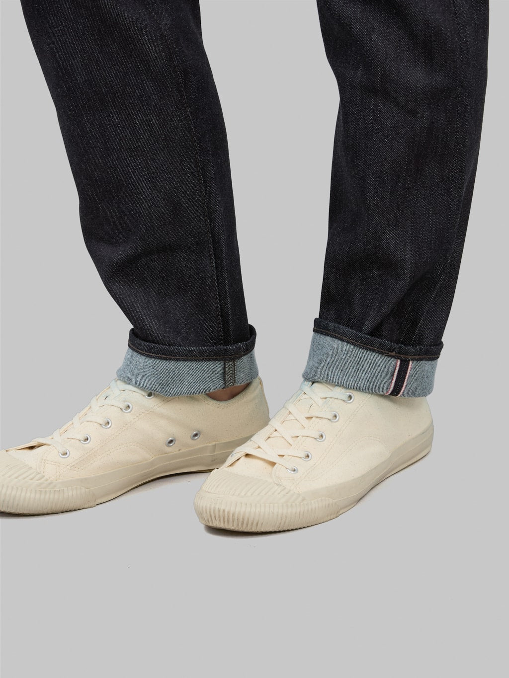 momotaro 200 cashmere straight selvedge jeans closeup