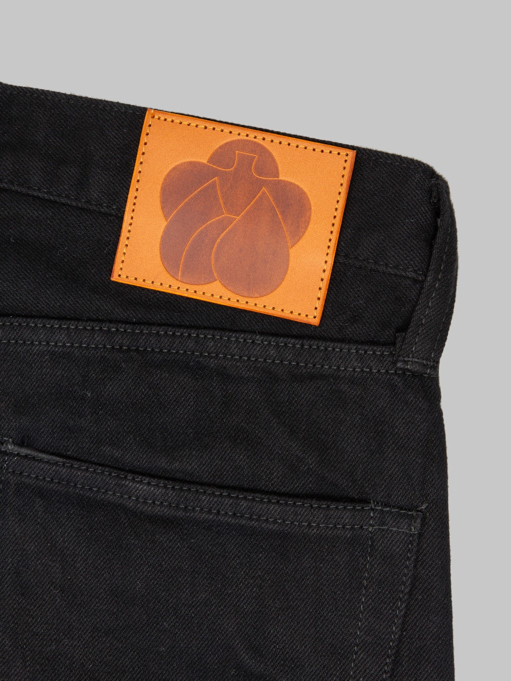 Momotaro MMJE6401 15oz #100 "Kyotomontsuki Dyed" Straight Black Jeans