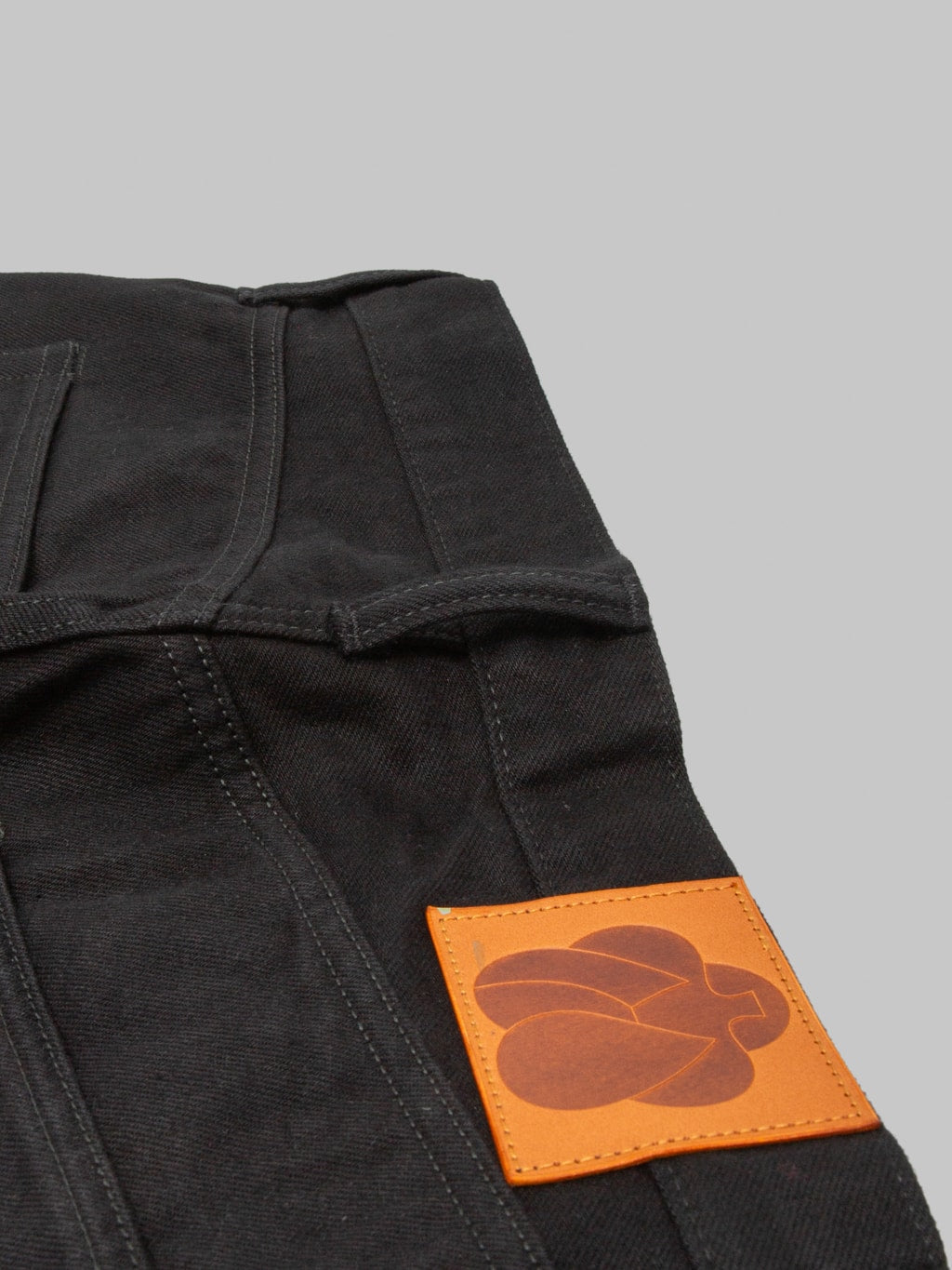 Momotaro MMJE6500 15oz #400 Wide "Kyotomontsuki Dyed" Jeans Black