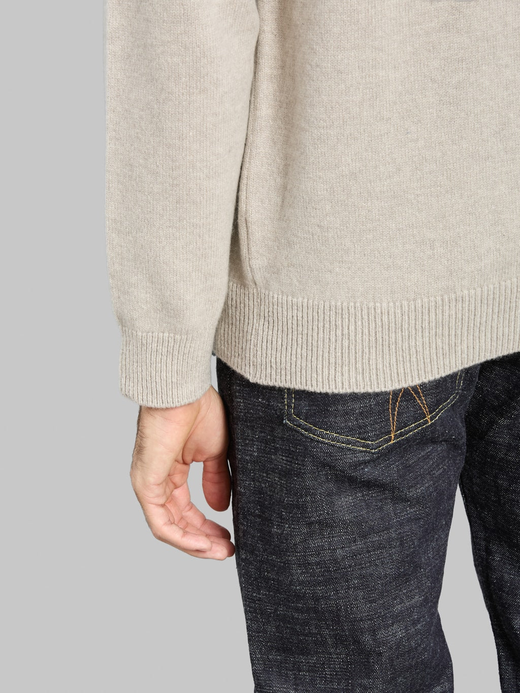 Moocastle 7G Cashmere Silk Wool Crewneck Pullover Beige Grey cuff details