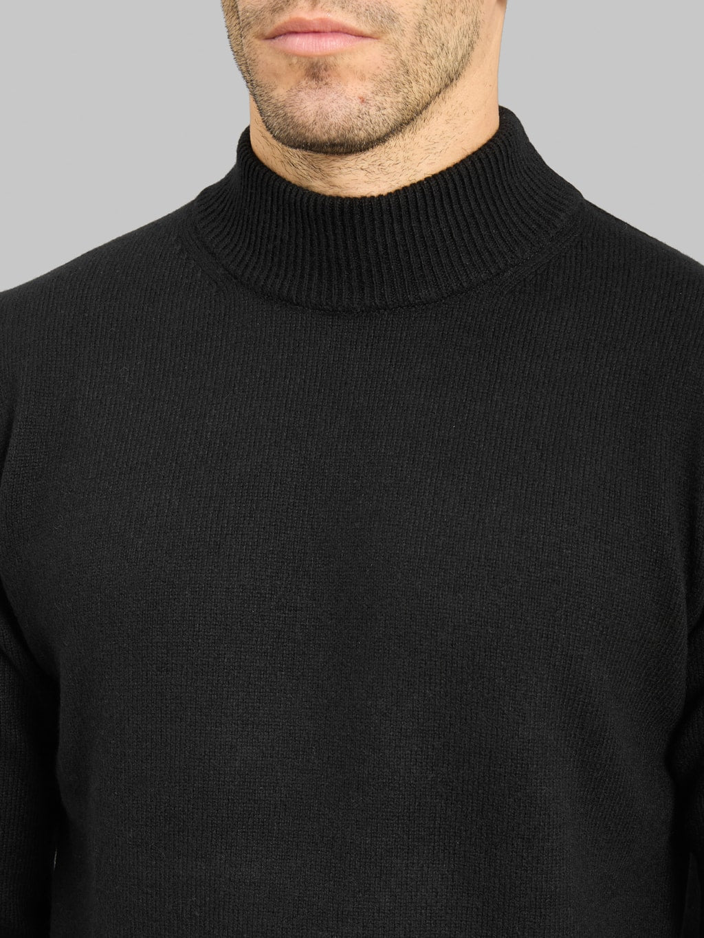 Mooncastle 7G Cashmere Silk Wool Mockneck Pullover Black