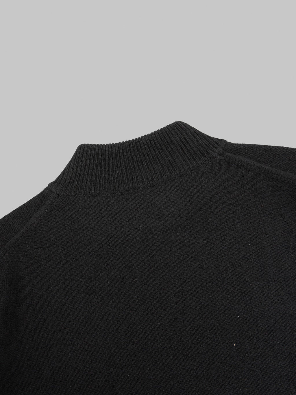 Mooncastle 7G Cashmere Silk Wool Mockneck Pullover Black