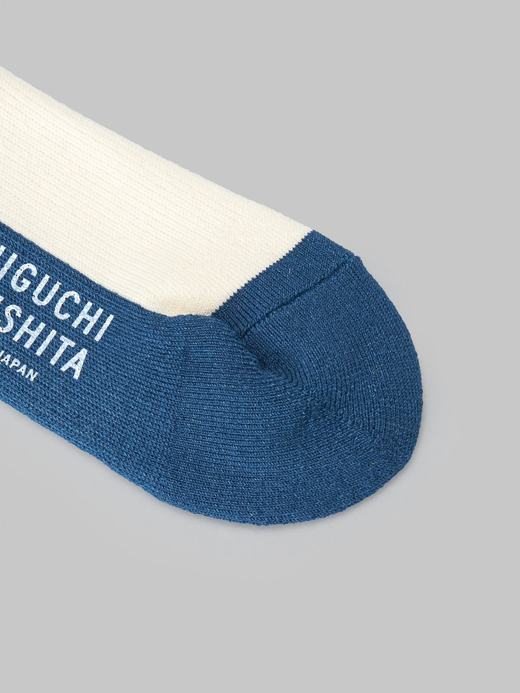 Nishiguchi Kutsushita Wool Pile Walk Socks Ivory fabric texture
