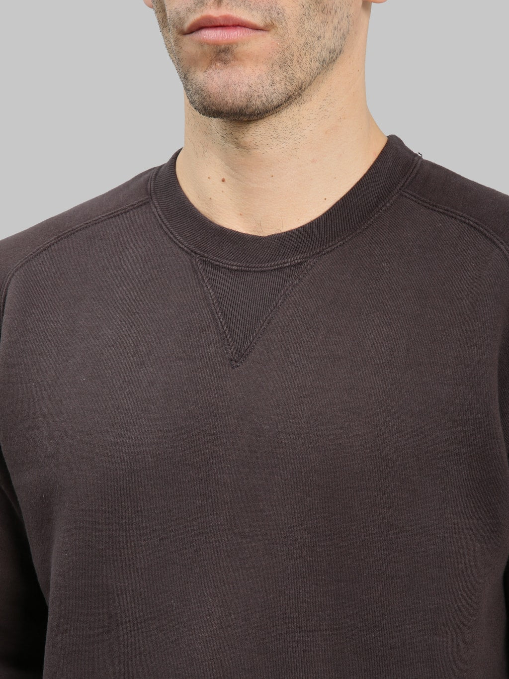Pherrows 25W PVSF Raglan Sweatshirt Black v neck