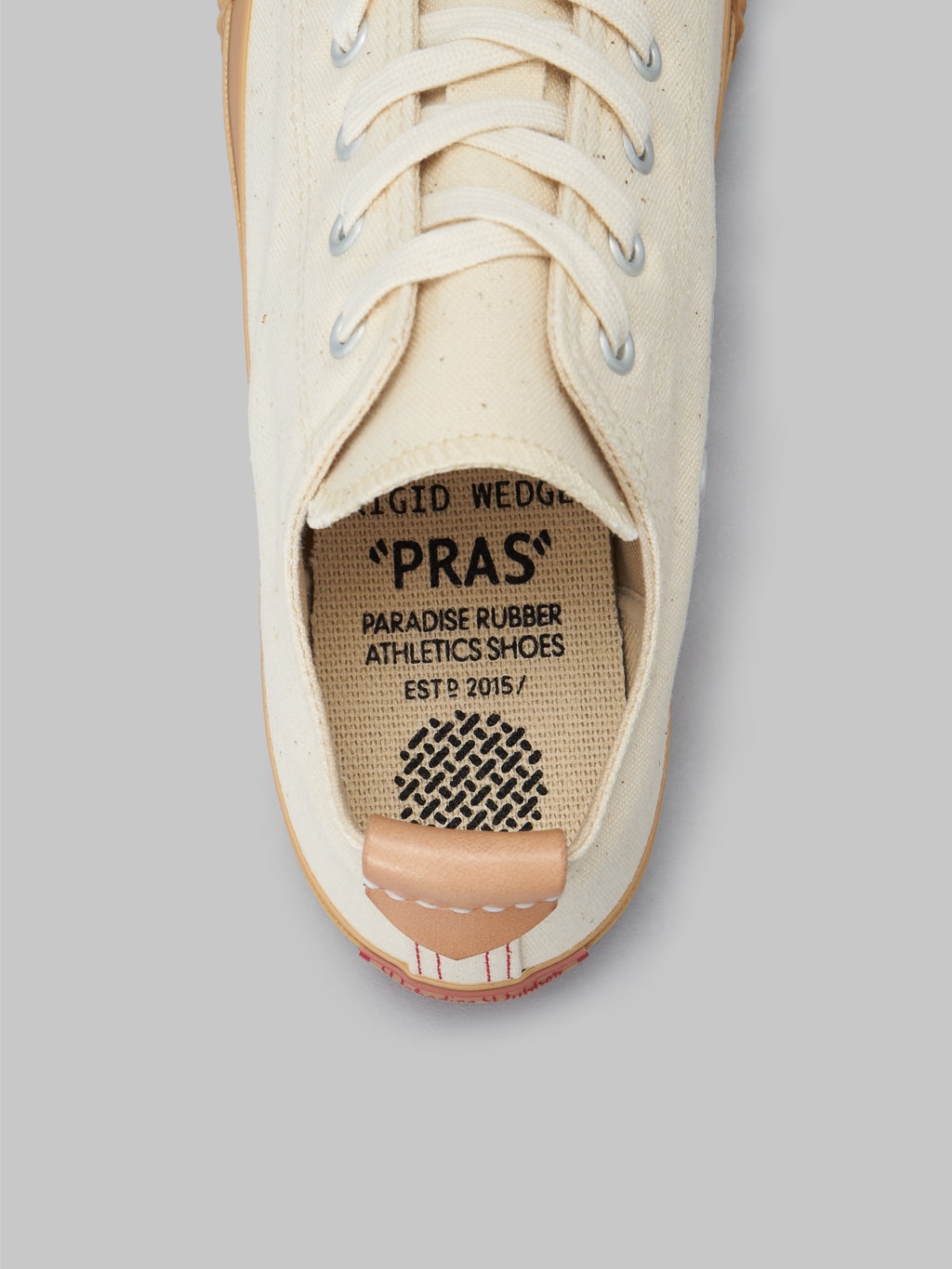 pras sellcap low leather pull strap kinari gum sneakers insole