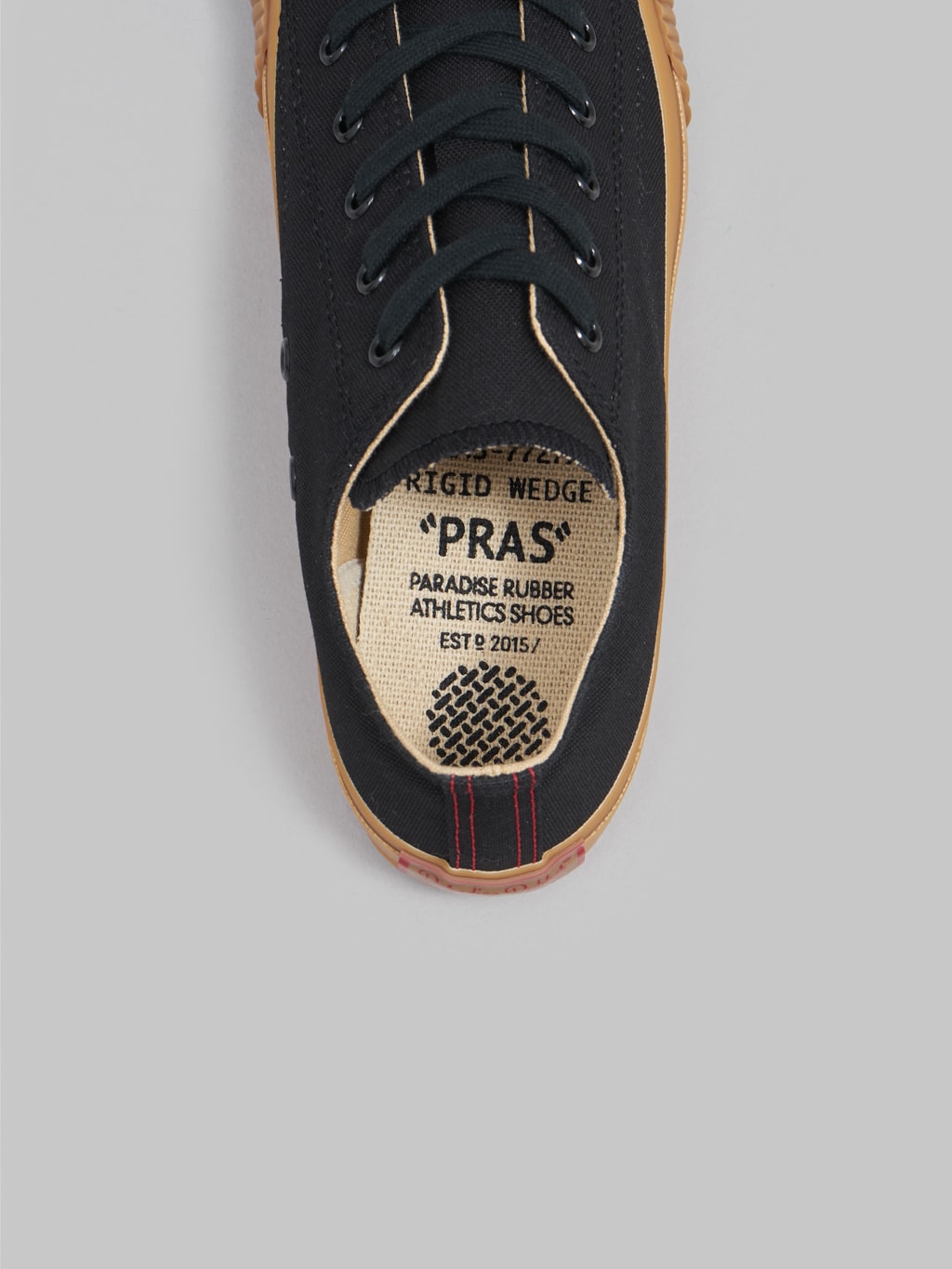 pras shellcap low sneakers kuro gum interior sole