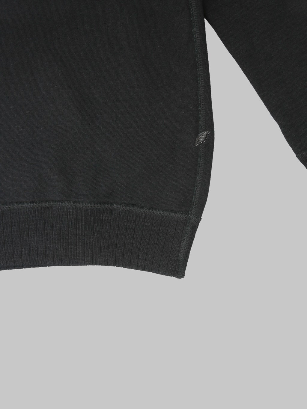 Pure Blue Japan 5409 IDBK Yarn Dyed Sweatshirt Indigo Black brand logo