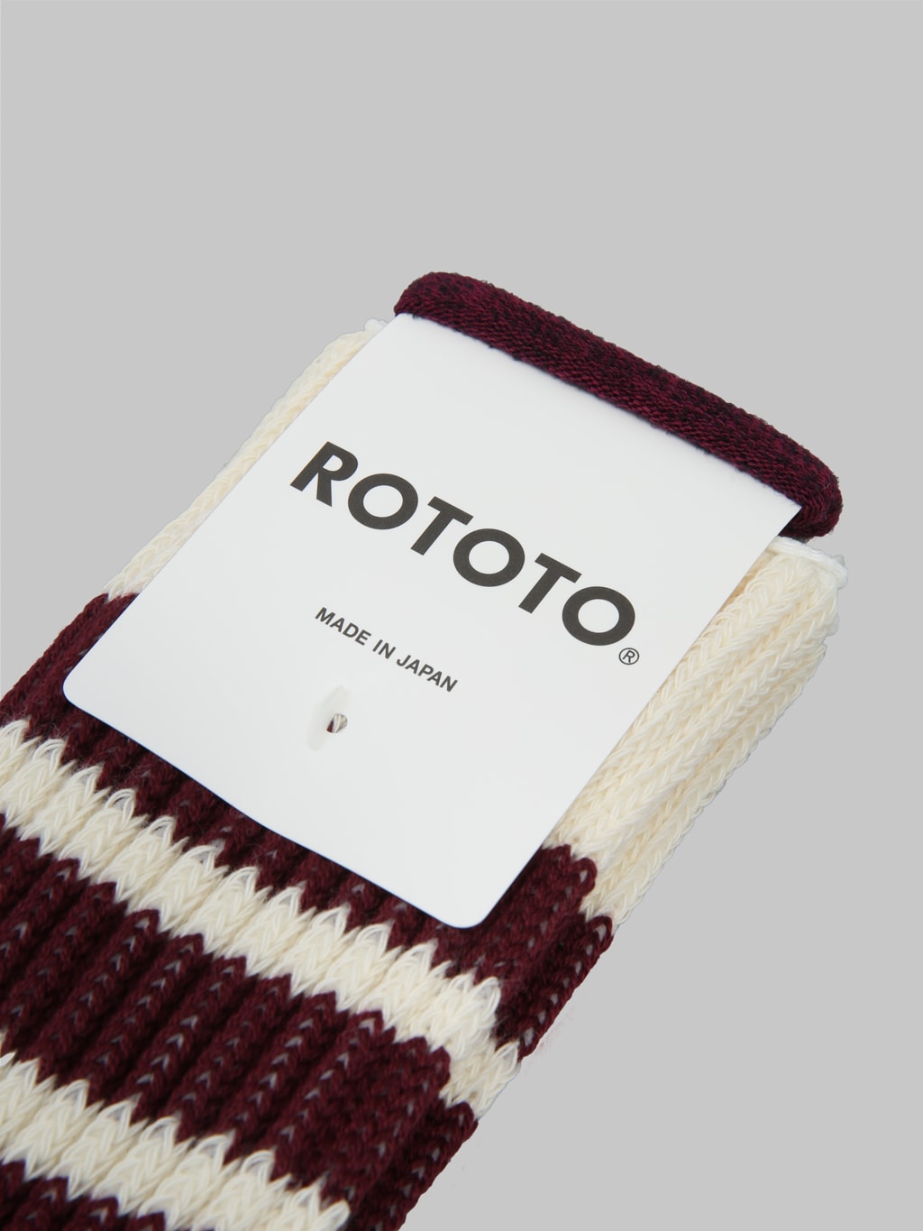 rototo coarse ribbed oldschool crew socks bordeaux fabric