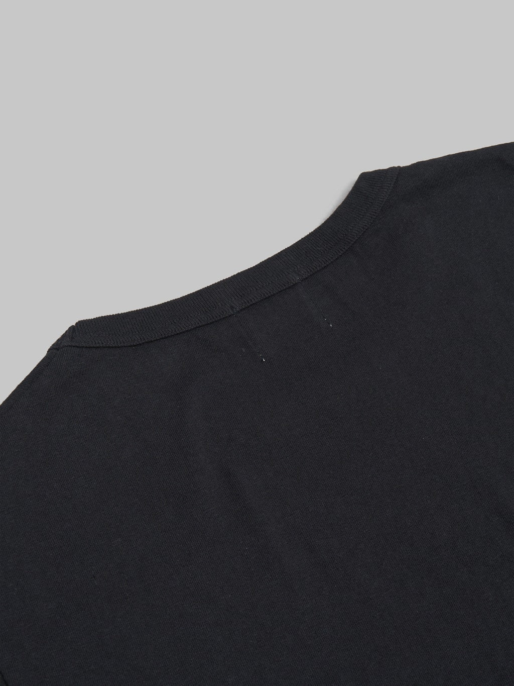 Samurai jeans crew neck tubular tshirt black collar stitching