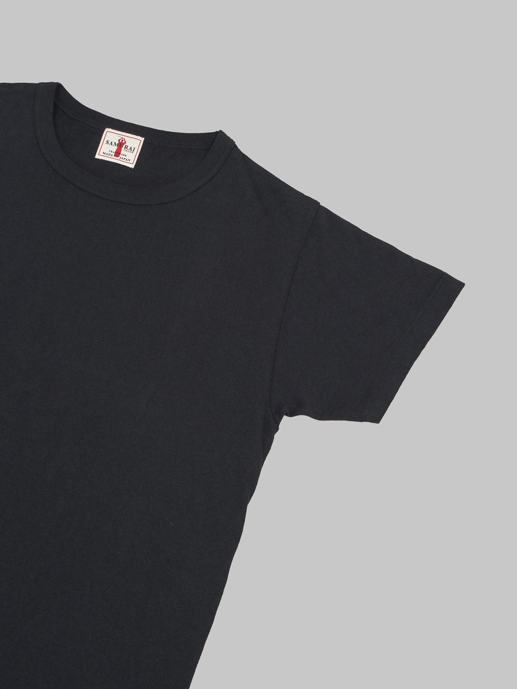 Samurai jeans crew neck tubular tshirt black no side seams