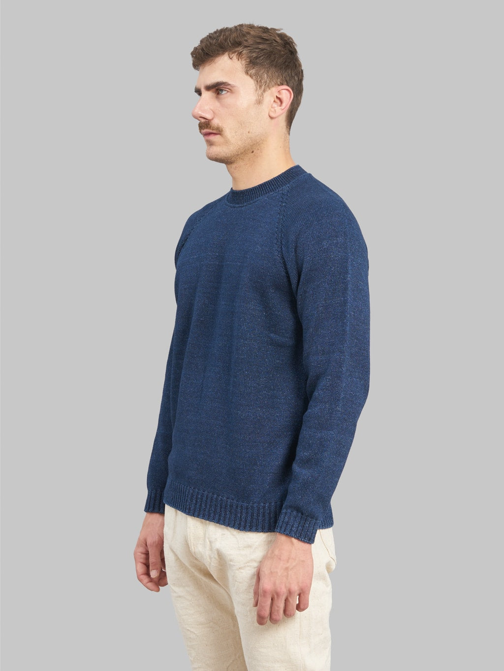seuvas cotton raglan sweater indigo model side fit