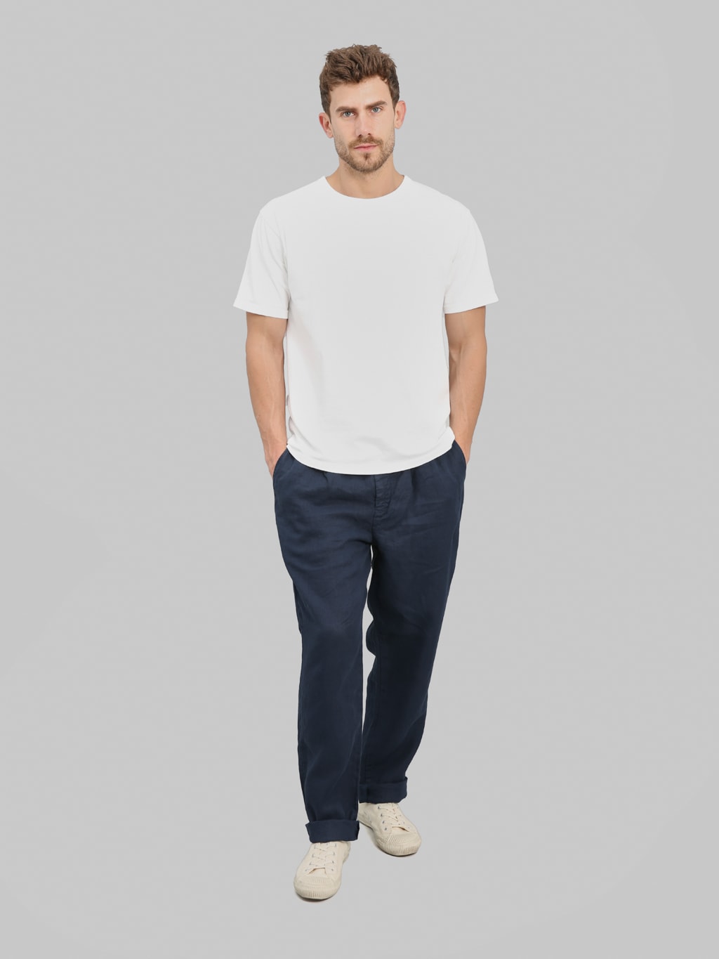 Seuvas Linen Tapered 2-Tuck Navy Pants | Made in Japan
