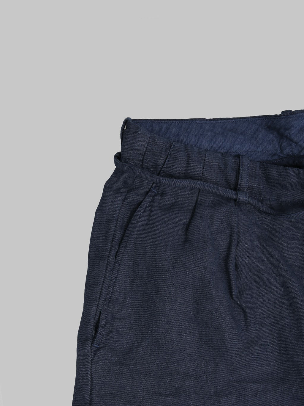 Seuvas Linen Tapered 2 Tuck Pants Navy side pocket